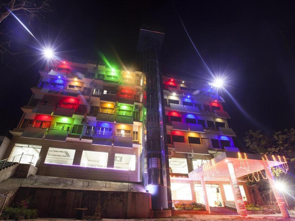 Hotel Night Heaven Bāndarban Buitenkant foto