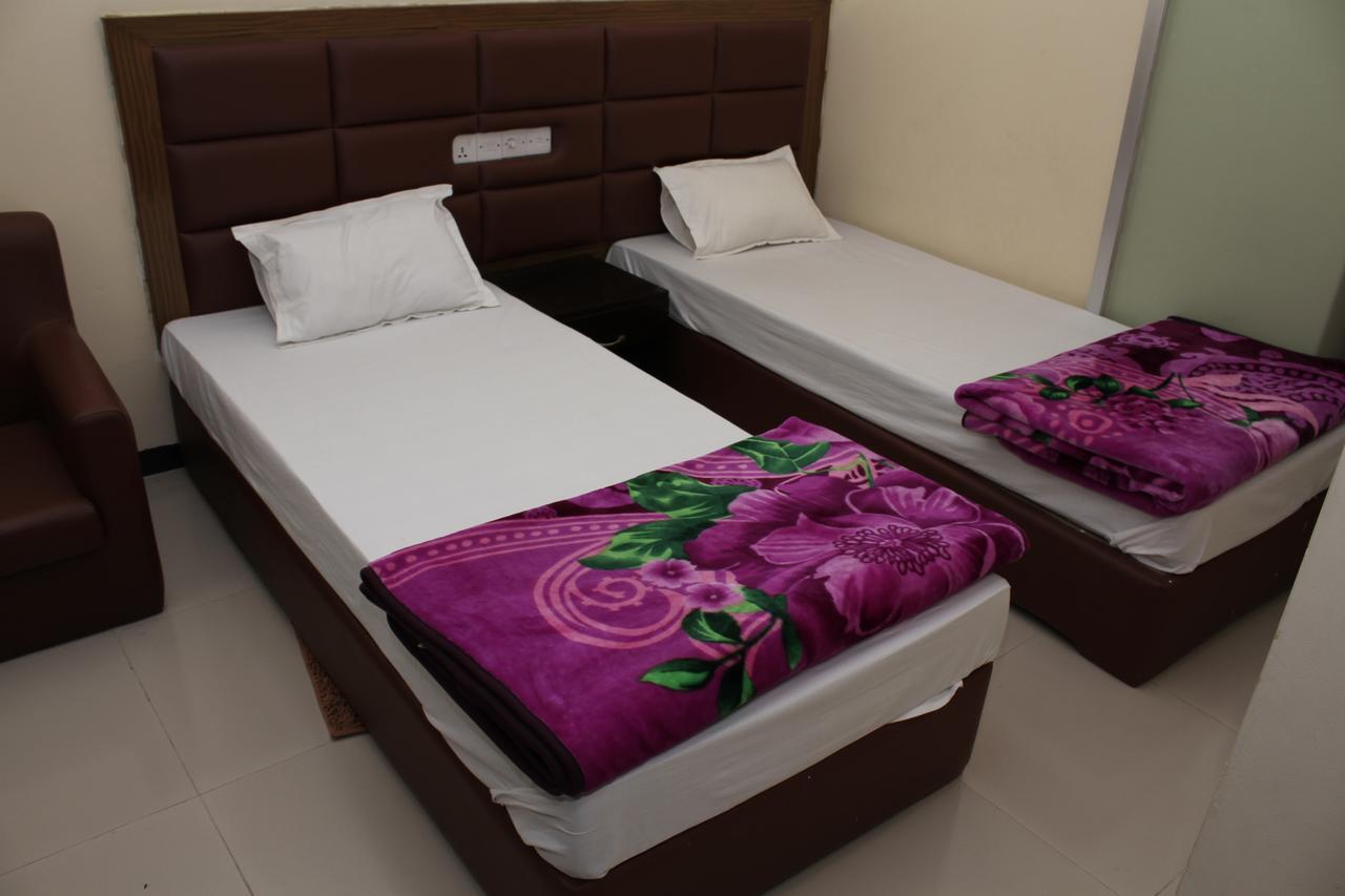 Hotel Night Heaven Bāndarban Buitenkant foto